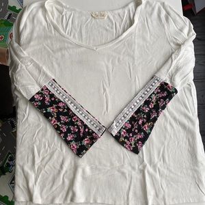 Bo-Bel waffle knot top with floral accent
